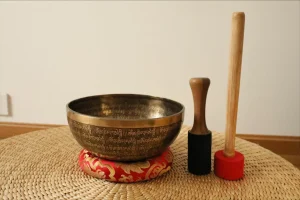 Тайны кованых тибетских поющих чаш: звук, форма и духовный путь